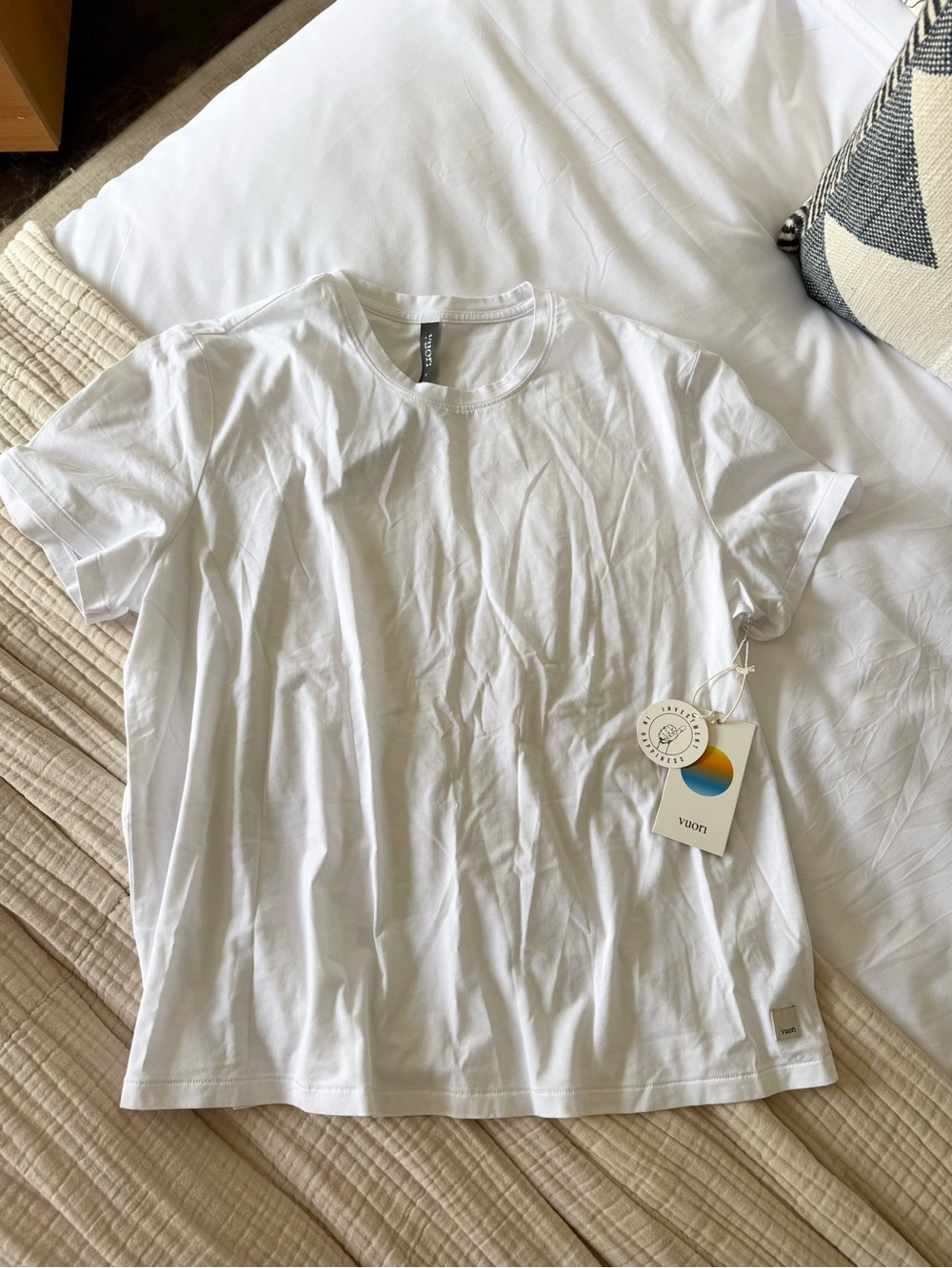NWT Vuori Feather Tee - White - Size S